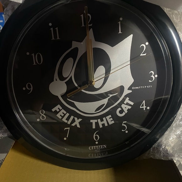 Citizen Felix the Cat Clock - Black and Gold